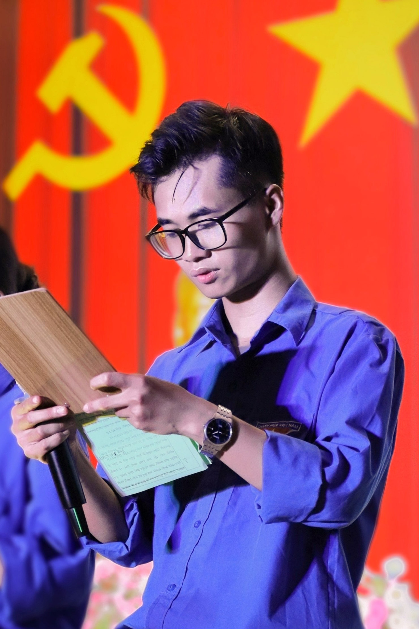 Việt Quang luôn cống hiến hết mình trong màu áo xanh của Đoàn. Việt Quang luôn cống hiến hết mình trong màu áo xanh của Đoàn.