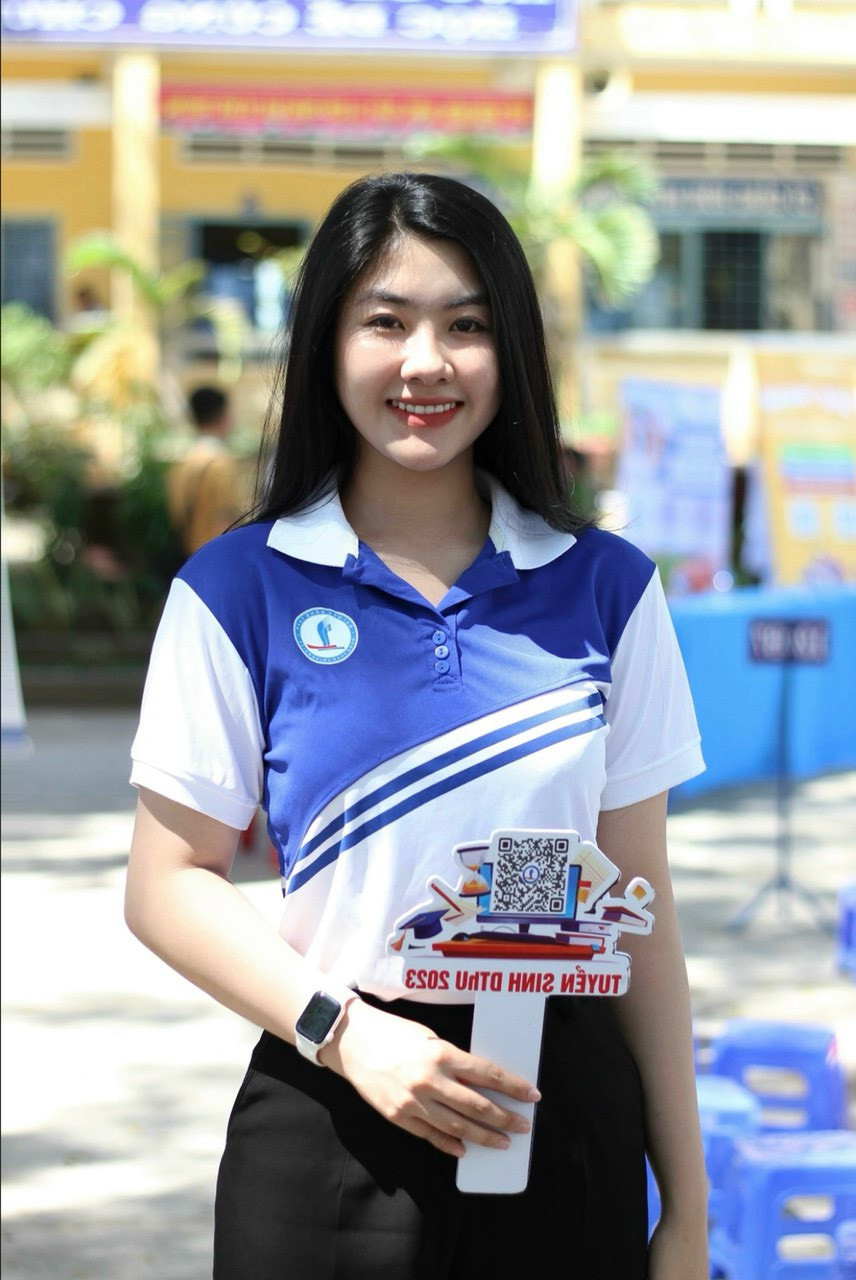 Triệu Vy tham gia tuyển sinh cùng Đoàn Trường Đại học Đồng Tháp.