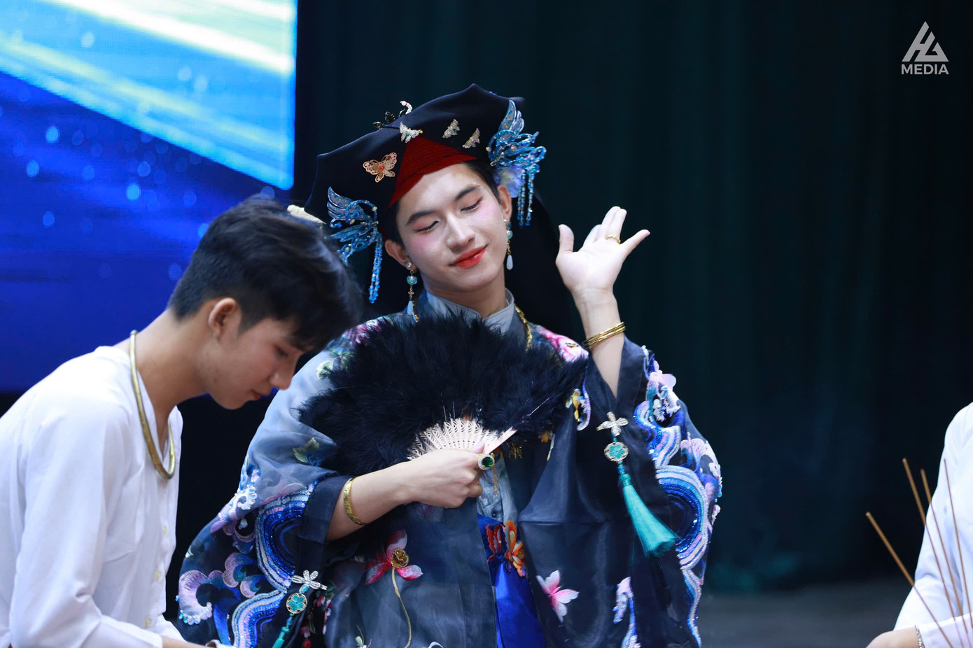 Hầu Tiên Thánh là hành trình xuất phát từ tâm và sự kính cẩn, tôn nghiêm.