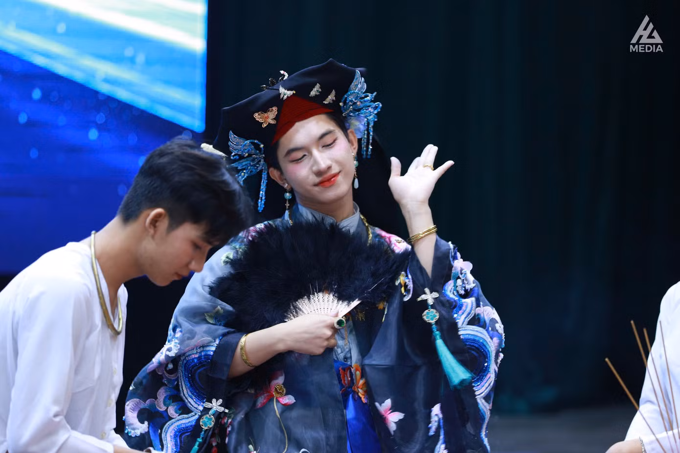Hầu Tiên Thánh là hành trình xuất phát từ tâm và sự kính cẩn, tôn nghiêm.