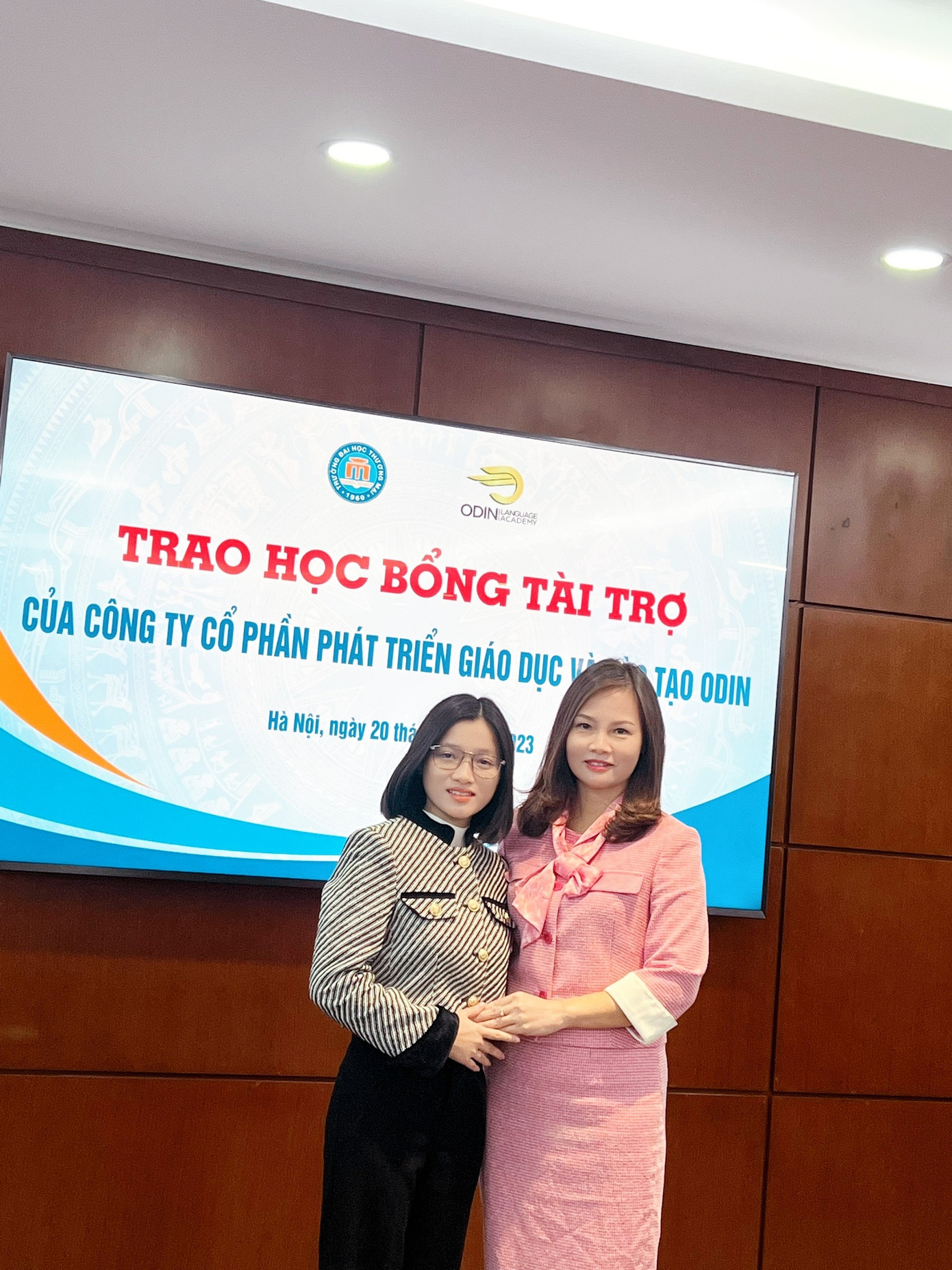 Thu Trang vinh dự nhận Học bổng ODIN.