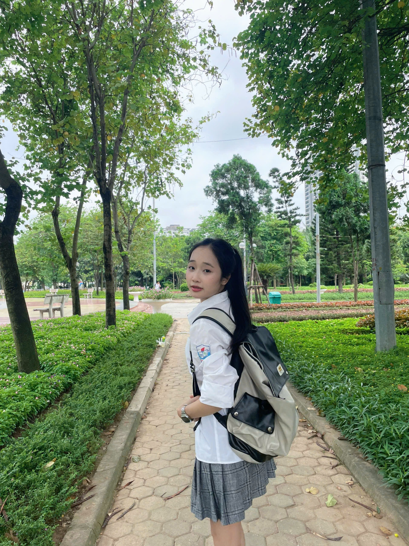 Diệu quyết tâm theo đuổi ngành Báo chí truyền thông dù được nhiều người nhận xét là không hợp với nghề. Diệu quyết tâm theo đuổi ngành Báo chí truyền thông dù được nhiều người nhận xét là không hợp với nghề.