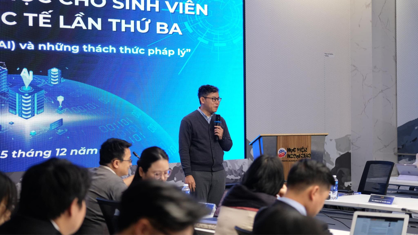 NCS. ThS. Trần Hữu Duy Minh phát biểu khai mạc.