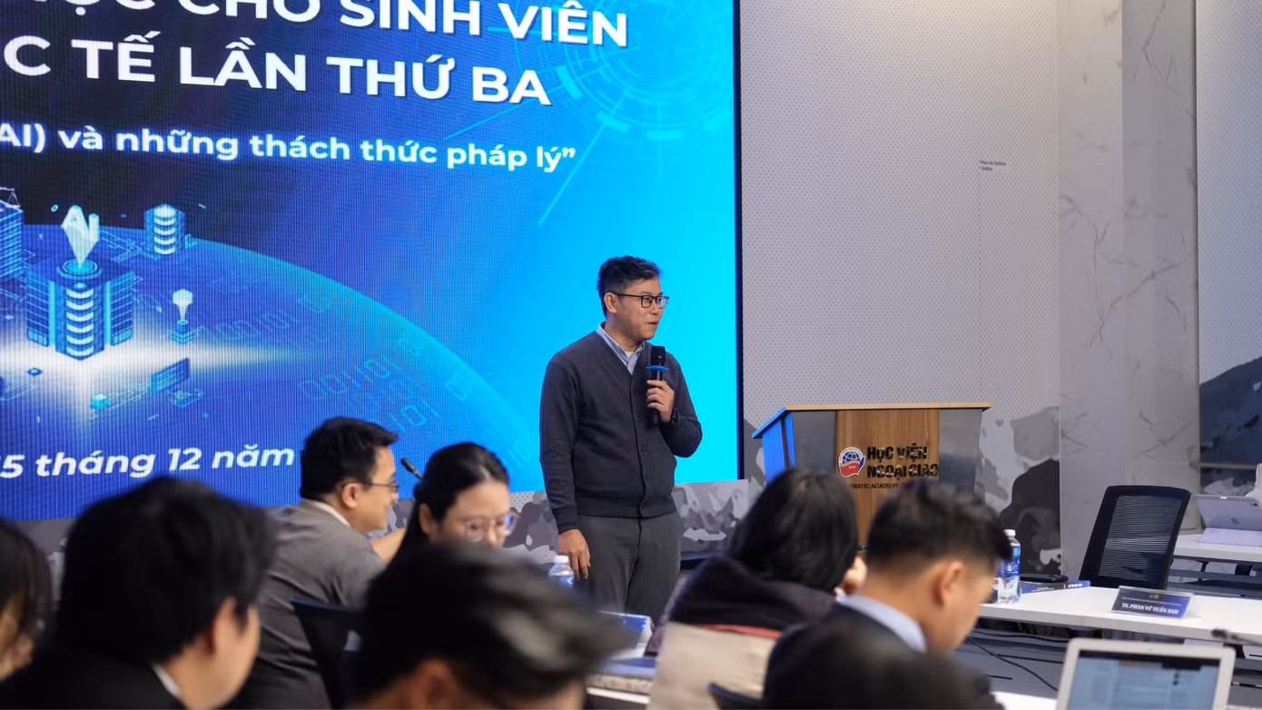 NCS. ThS. Trần Hữu Duy Minh phát biểu khai mạc.