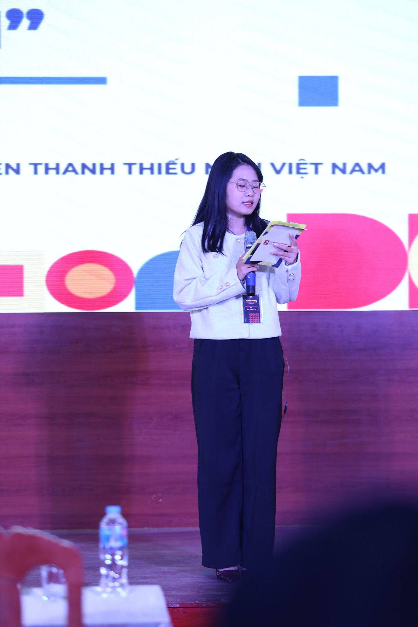 Bạn Dương Thu Hằng - PR Manager của chiến dịch phát biểu tại sự kiện. Bạn Dương Thu Hằng - PR Manager của chiến dịch phát biểu tại sự kiện.
