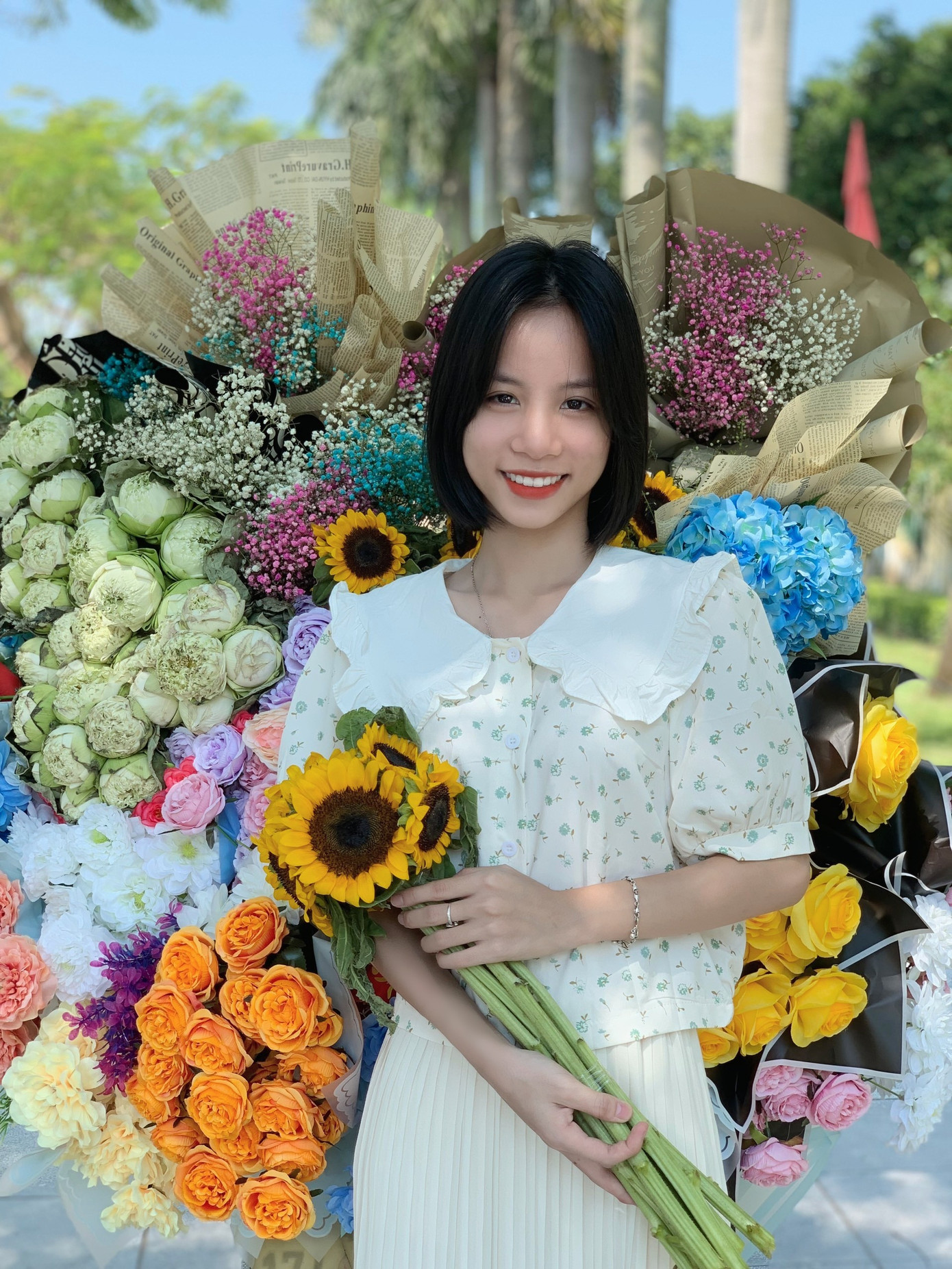 Bùi Thúy Vân (sinh năm 2004) quê Hưng Yên, hiện đang là sinh viên năm thứ 2 chuyên ngành Dược. Bùi Thúy Vân (sinh năm 2004) quê Hưng Yên, hiện đang là sinh viên năm thứ 2 chuyên ngành Dược.