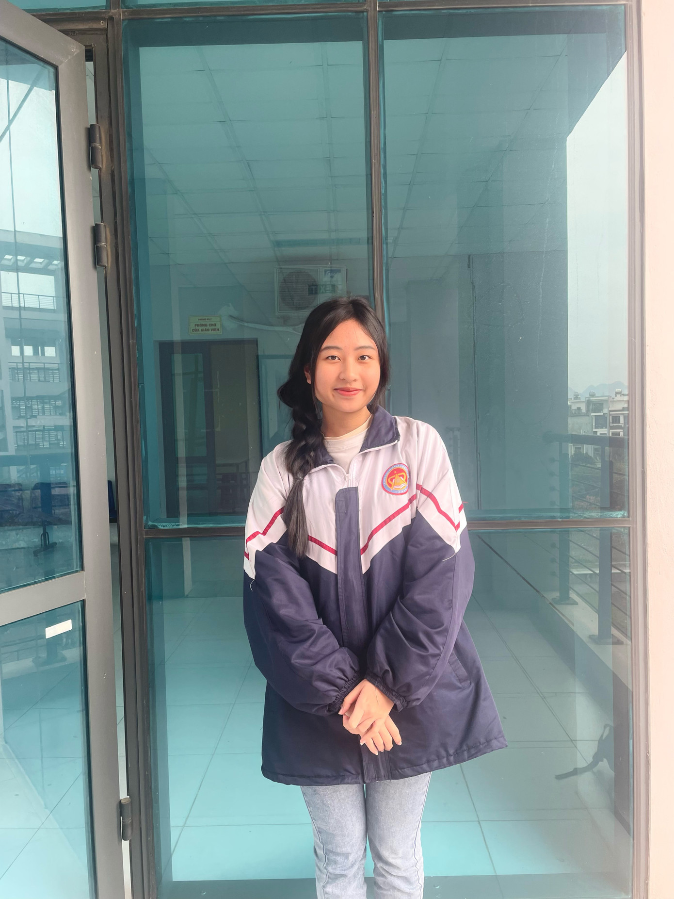 Minh Phương trong màu áo trường THPT Chuyên Biên Hòa - Hà Nam. Minh Phương trong màu áo trường THPT Chuyên Biên Hòa - Hà Nam.