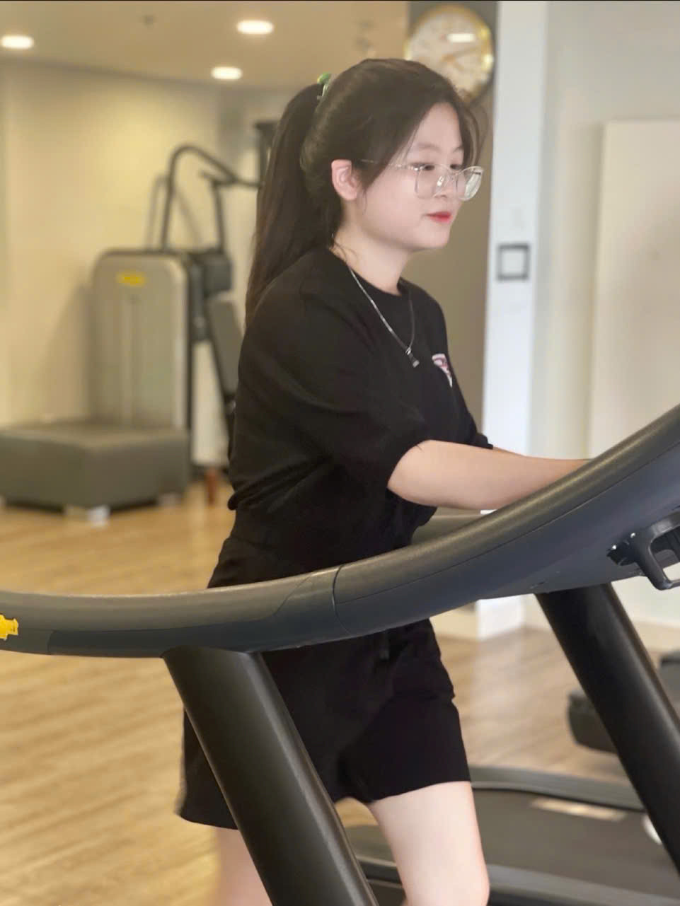 Mỹ Anh tranh thủ thời gian để rèn luyện sức khỏe.