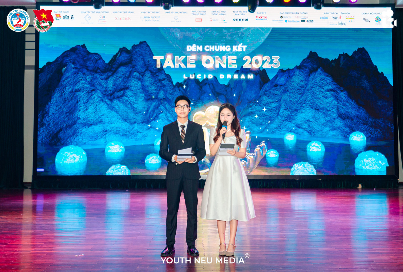 MC Thu Vân tại đêm chung kết Cuộc thi sản xuất Video Quảng Cáo Take One. MC Thu Vân tại đêm chung kết Cuộc thi sản xuất Video Quảng Cáo Take One.