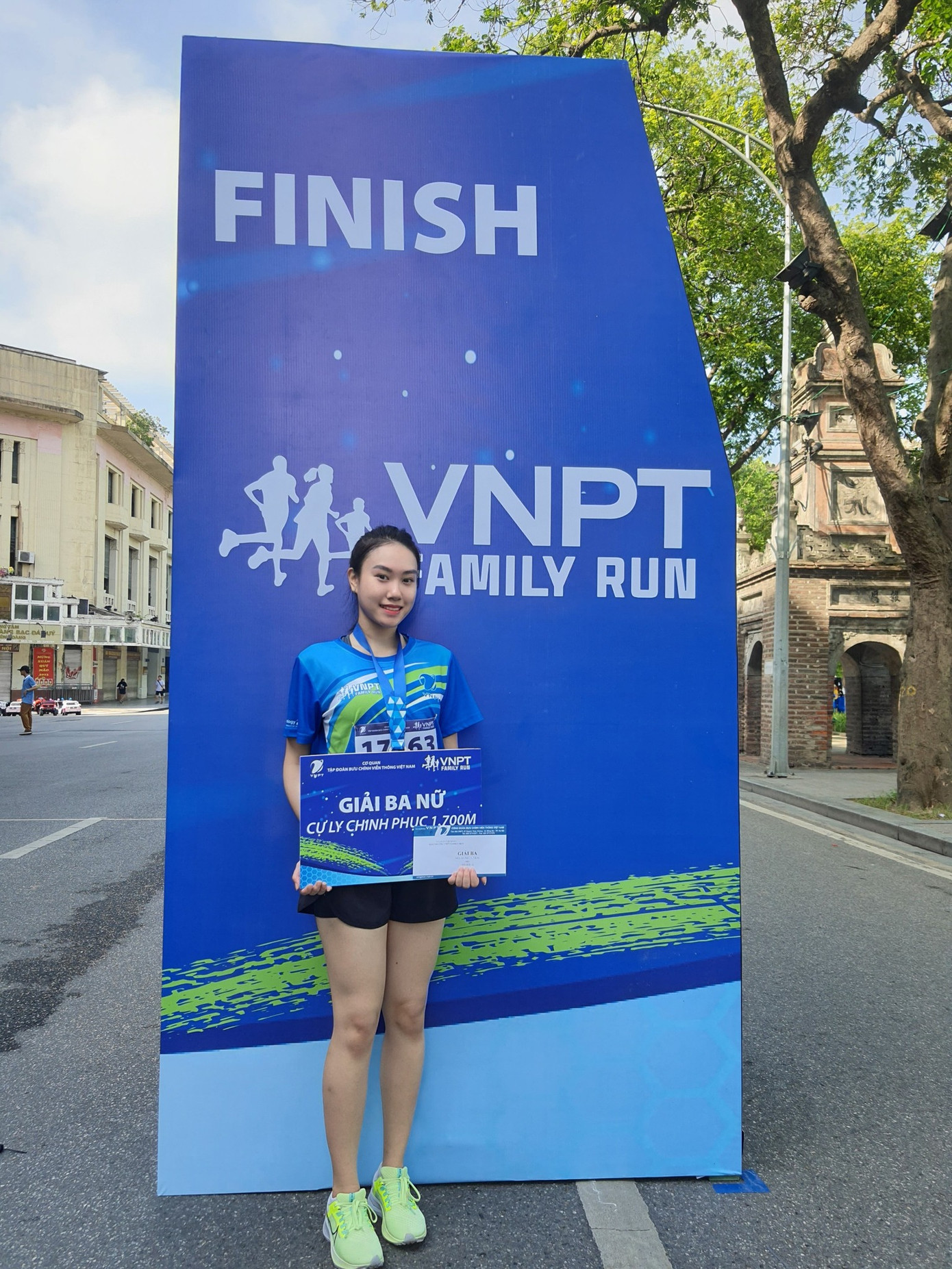 Diệu Anh chăm chỉ tham gia nhiều hoạt động ngoại khoá để bước ra khỏi vùng an toàn và khám phá giới hạn của bản thân. Diệu Anh chăm chỉ tham gia nhiều hoạt động ngoại khoá để bước ra khỏi vùng an toàn và khám phá giới hạn của bản thân.