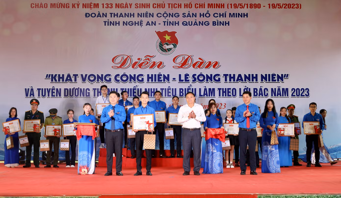 Lộc được tuyên dương Thanh Thiếu Nhi tiêu biểu làm theo lời Bác 2023. Lộc được tuyên dương Thanh Thiếu Nhi tiêu biểu làm theo lời Bác 2023.