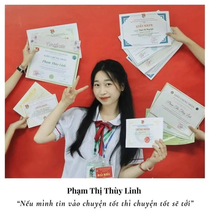 Hiện cô đang là sinh viên năm nhất, lớp chất lượng cao chuyên ngành Ngôn ngữ Trung Quốc tại Trường Đại học Thành Đông. Hiện cô đang là sinh viên năm nhất, lớp chất lượng cao chuyên ngành Ngôn ngữ Trung Quốc tại Trường Đại học Thành Đông.