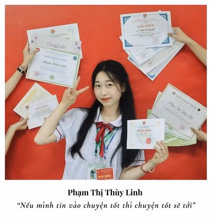 Hiện cô đang là sinh viên năm nhất, lớp chất lượng cao chuyên ngành Ngôn ngữ Trung Quốc tại Trường Đại học Thành Đông.