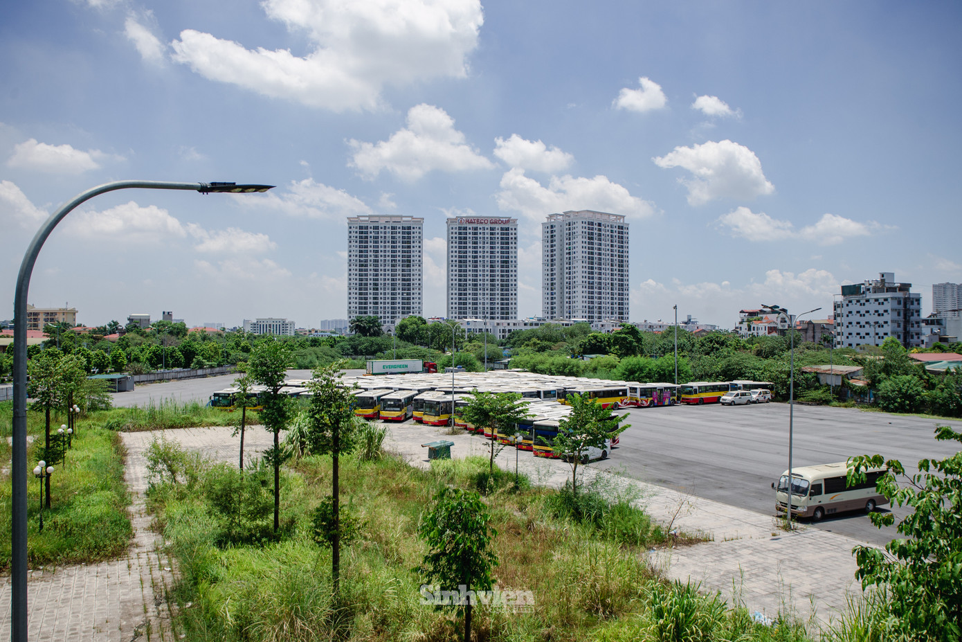 Có 36 tuyến xe buýt kết nối với tuyến Nhổn - Ga Hà Nội.