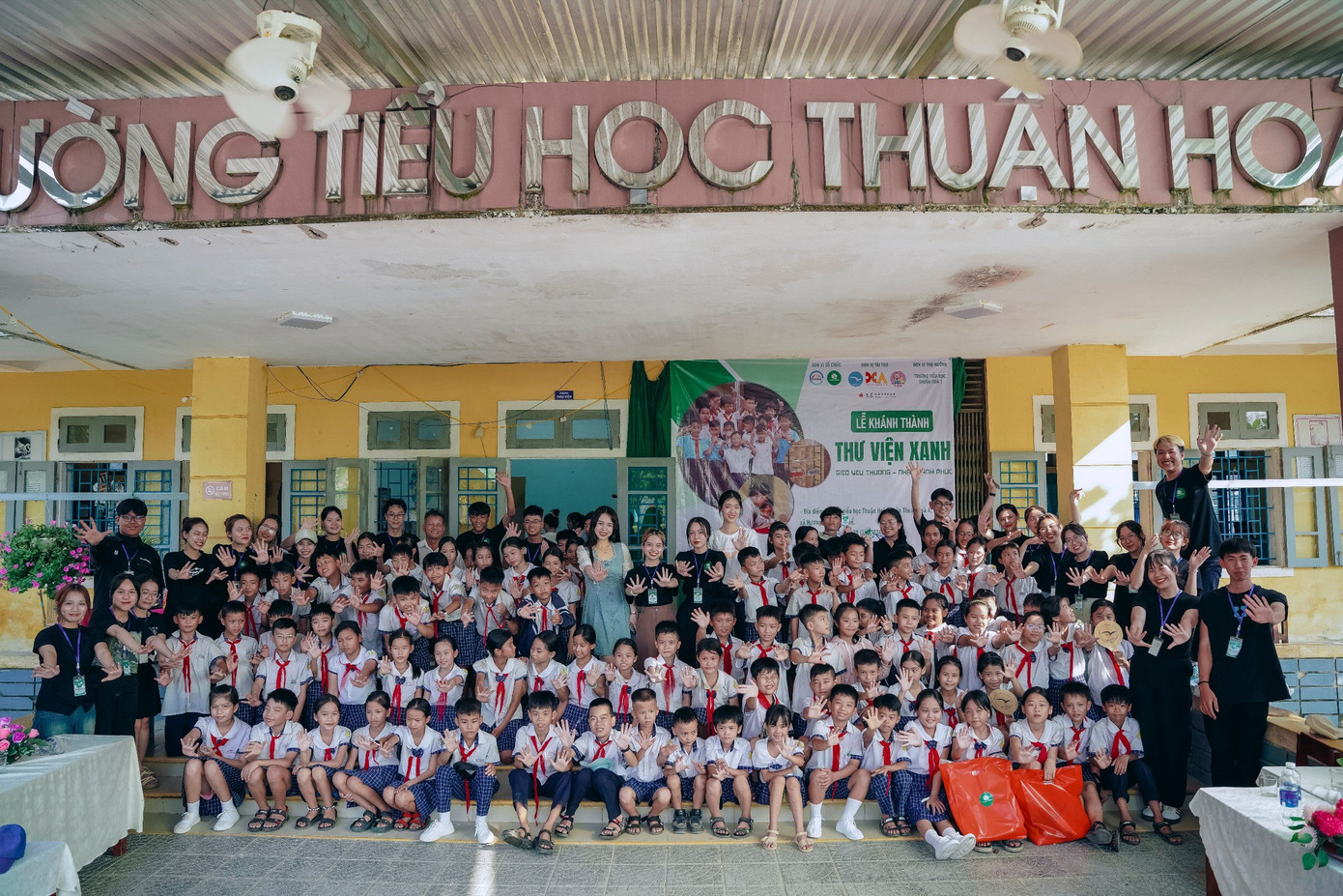 Thông qua các hoạt động vì cộng đồng, sinh viên biết cách chia sẻ, lan tỏa yêu thương và hướng đến những giá trị tích cực của cộng sống.