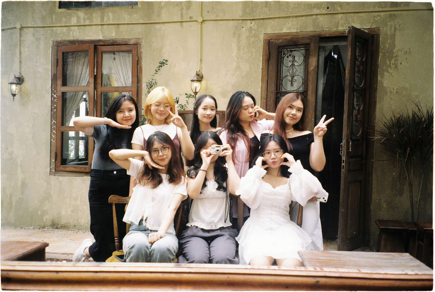 Những người “đồng đội” luôn sẵn sàng giúp đỡ và chia sẻ những khó khăn trong cuộc sống. Những người “đồng đội” luôn sẵn sàng giúp đỡ và chia sẻ những khó khăn trong cuộc sống.