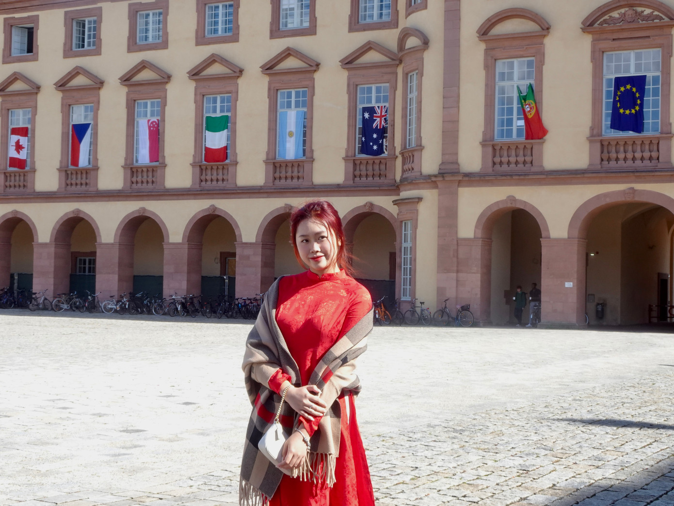 Châu Giang tham dự Ngày hội Sinh viên quốc tế tại Đại học Mannheim, Đức.
