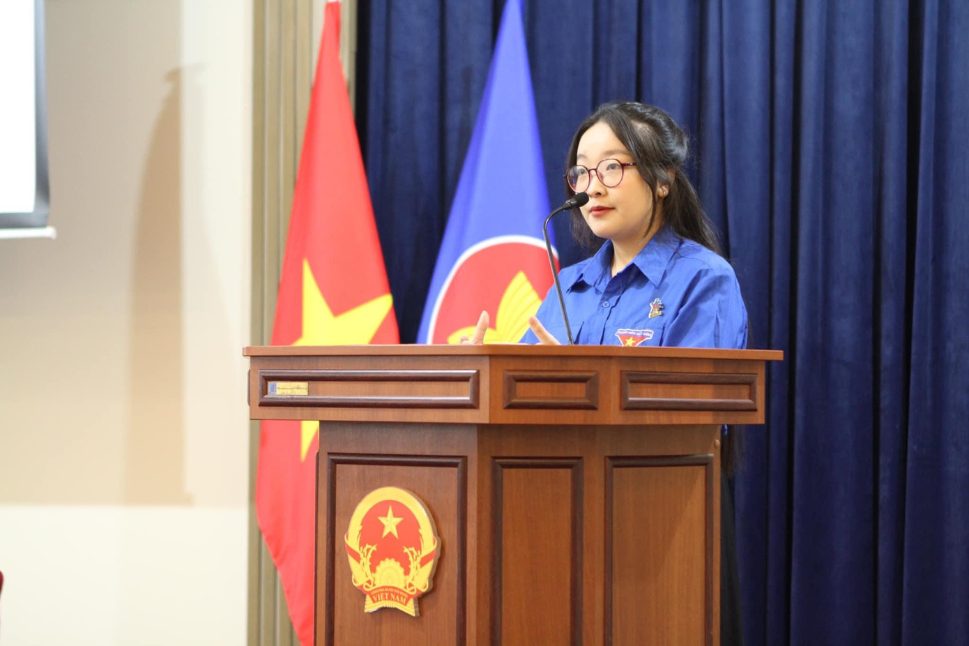 Trần Công Tâm Anh phát biểu tại Hội nghị tổng kết công tác Đoàn và phong trào thanh niên tại Nga năm 2022. Trần Công Tâm Anh phát biểu tại Hội nghị tổng kết công tác Đoàn và phong trào thanh niên tại Nga năm 2022.