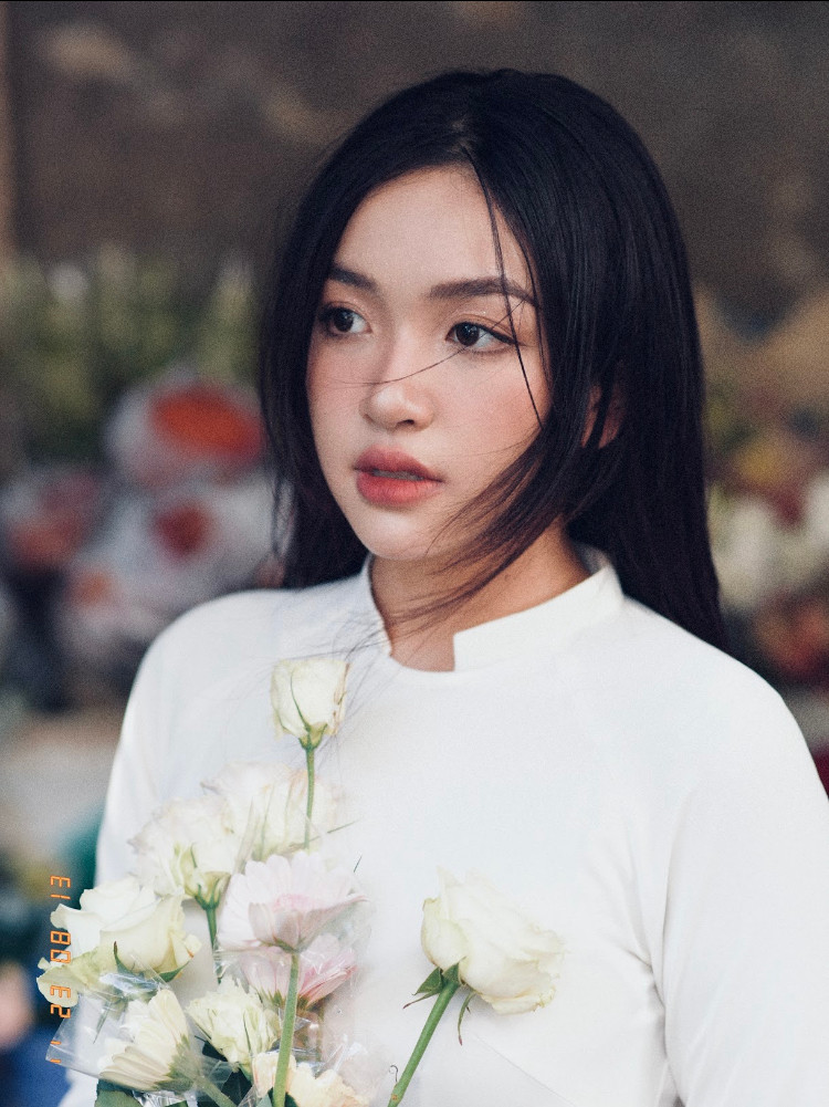 Nguyễn Phương Anh (sinh năm 2005) - Sinh viên ngành Ngôn ngữ Nga, trường Đại học Hà Nội. Nguyễn Phương Anh (sinh năm 2005) - Sinh viên ngành Ngôn ngữ Nga, trường Đại học Hà Nội.