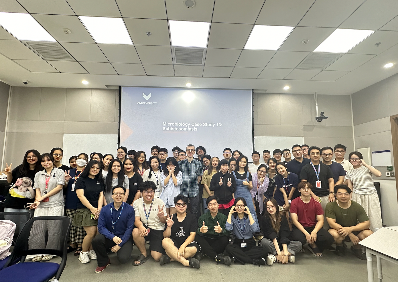 Buổi học cuối cùng của môn Vi Sinh của Jayden cho năm học 2023-2024. Buổi học cuối cùng của môn Vi Sinh của Jayden cho năm học 2023-2024.