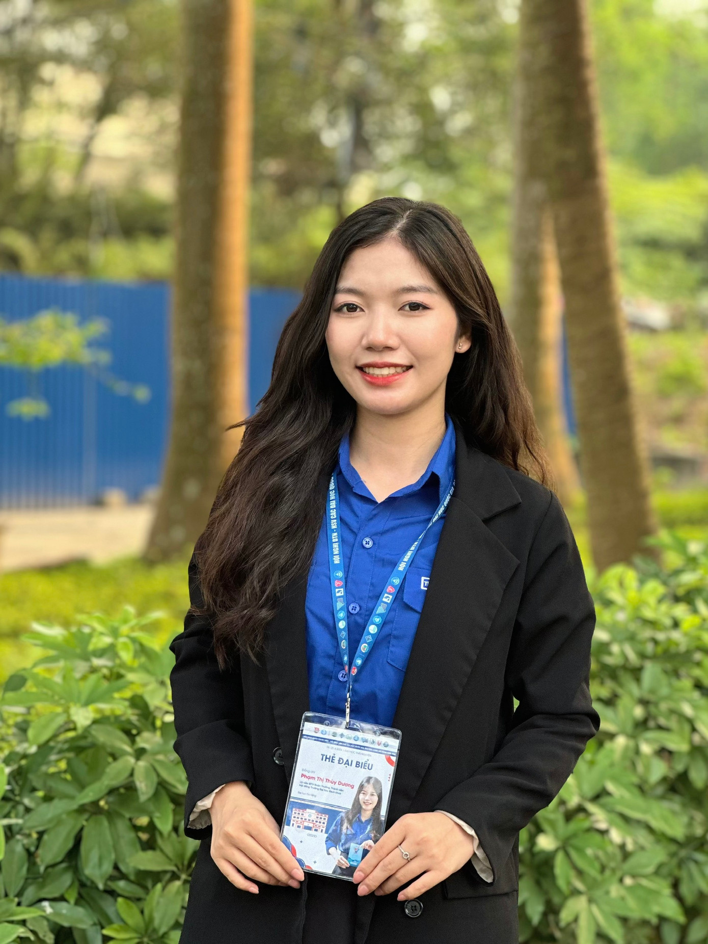 Phạm Thị Thuỳ Dương (sinh năm 2002) là sinh viên năm 4 chuyên ngành Tin học Công nghiệp - PFIEV tại trường Đại học Bách khoa - Đại học Đà Nẵng.