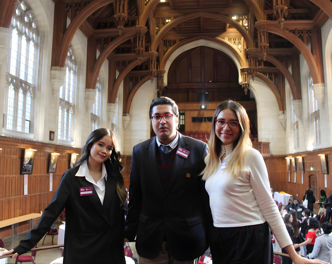 Thúy Hằng hợp tác cùng 2 Đại sứ Học bổng Quốc tế khác thực hiện video quảng bá Hội thảo mùa xuân của International Scholarships Team.