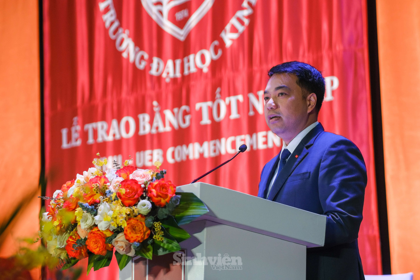 Ông Mạc Quốc Anh - Phó Chủ tịch Hiệp hội Doanh nghiệp nhỏ và vừa thành phố Hà Nội: “Chúng tôi nhận thấy UEB là nơi đào tạo ra rất nhiều nhân lực chất lượng cao cho cả khu vực nhà nước và tư nhân. Trong hoạt động khởi nghiệp, đổi mới và sáng tạo, chúng tôi đặc biệt mong muốn được tiếp cận nguồn nhân lực chất lượng cao như vậy.” Ông Mạc Quốc Anh - Phó Chủ tịch Hiệp hội Doanh nghiệp nhỏ và vừa thành phố Hà Nội: “Chúng tôi nhận thấy UEB là nơi đào tạo ra rất nhiều nhân lực chất lượng cao cho cả khu vực nhà nước và tư nhân. Trong hoạt động khởi nghiệp, đổi mới và sáng tạo, chúng tôi đặc biệt mong muốn được tiếp cận nguồn nhân lực chất lượng cao như vậy.”