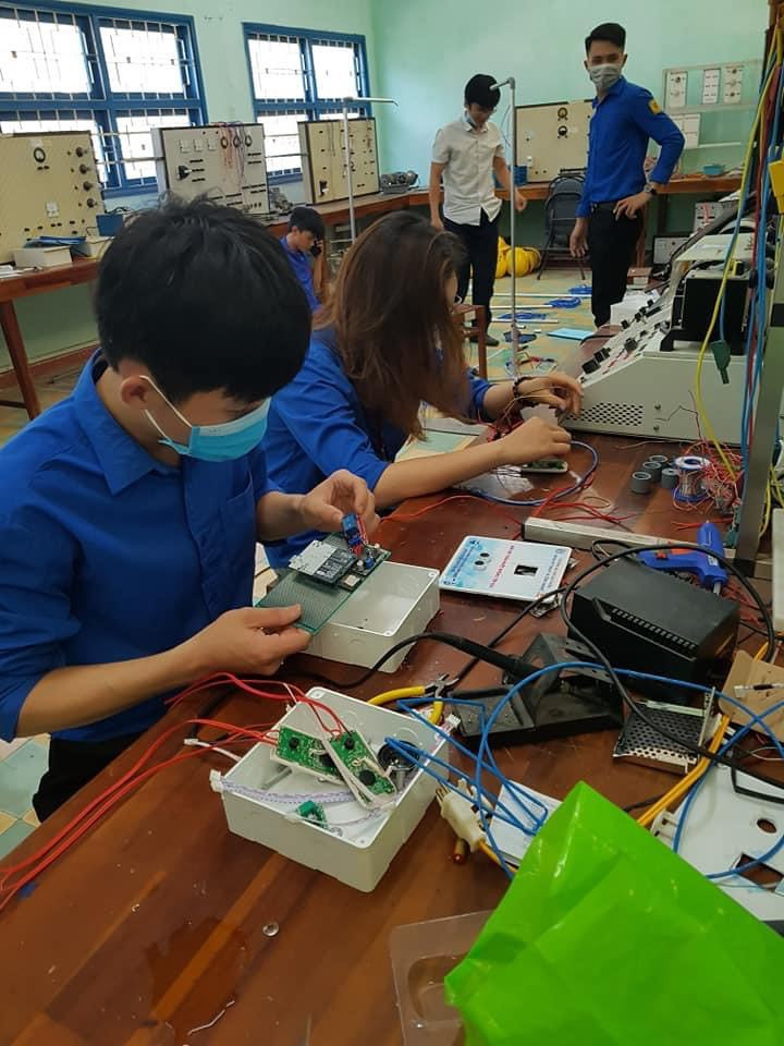 Ninh lựa chọn theo đuổi ngành Kỹ thuật điện.