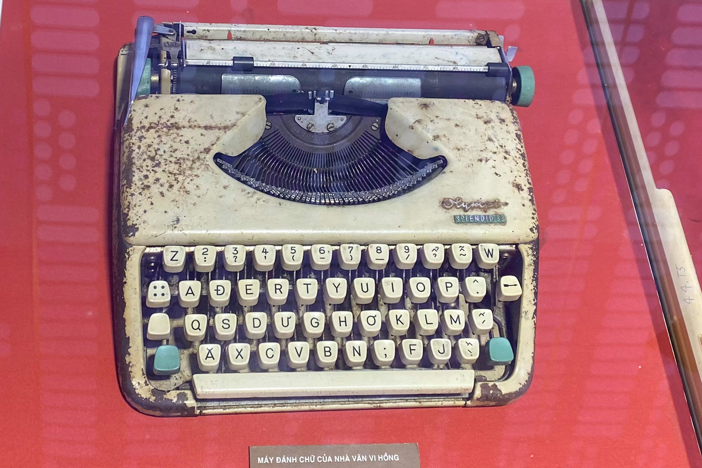 Kỷ vật của nhà văn Vi Hồng (dân tộc Tày).