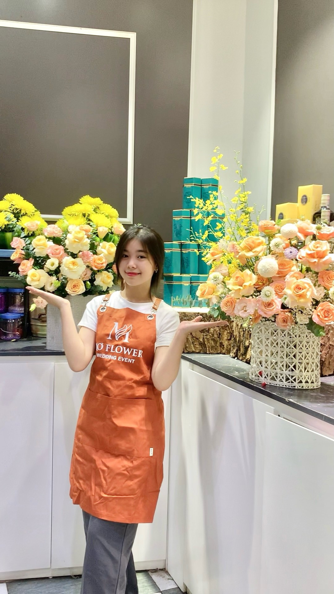 Công việc tại tiệm Hoa đã giúp cô trưởng thành hơn rất nhiều.