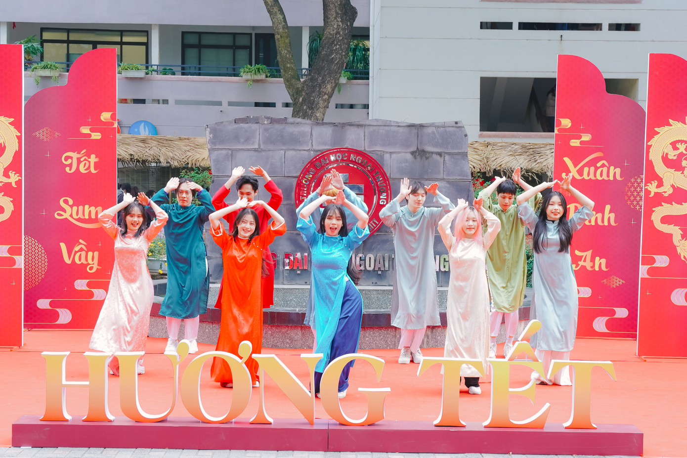Các tiết mục văn nghệ sôi động tại chương trình "Tết sum vầy, Xuân bình an".