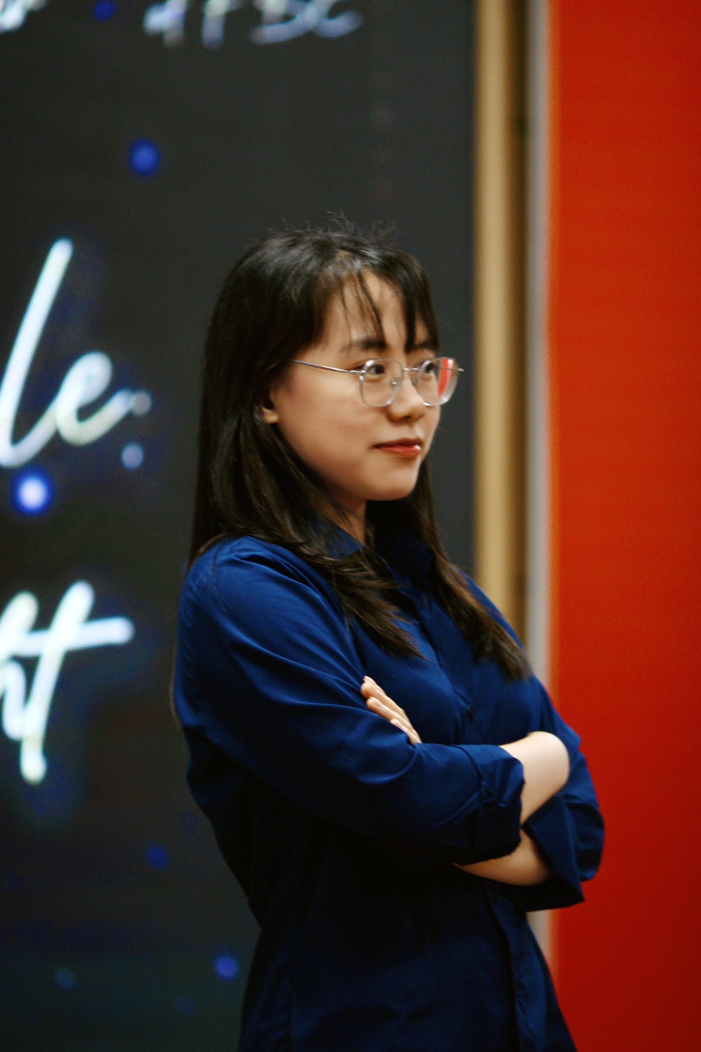 Hồng Anh hiện đang cũng đang giữ chức Chủ tịch Mạng lưới sinh viên khoa Tiếng Anh Thương mại (BESN).