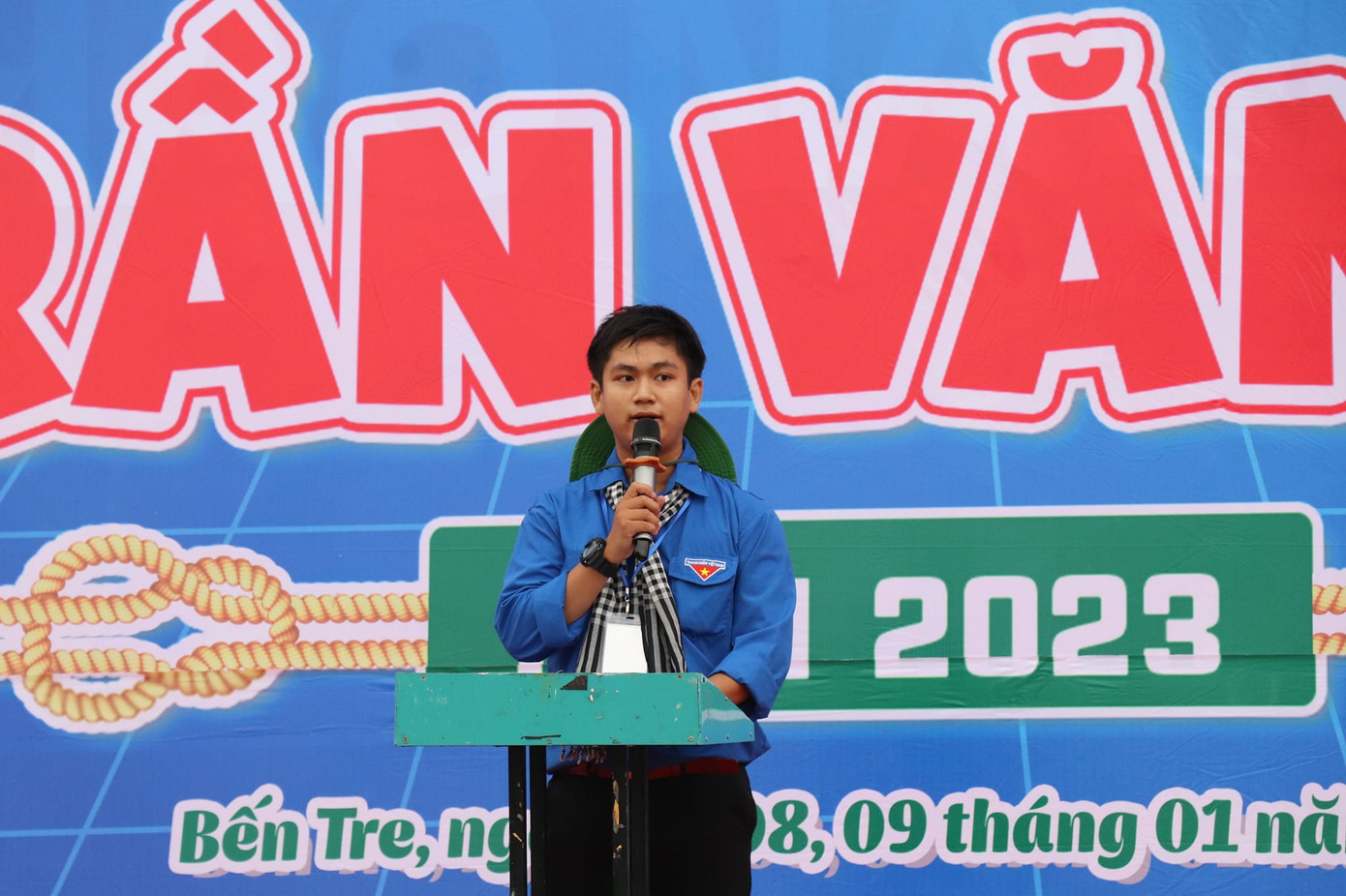 Sỹ phát biểu khai mạc tại Trại huấn luyện Trần Văn Ơn tỉnh Bến Tre.