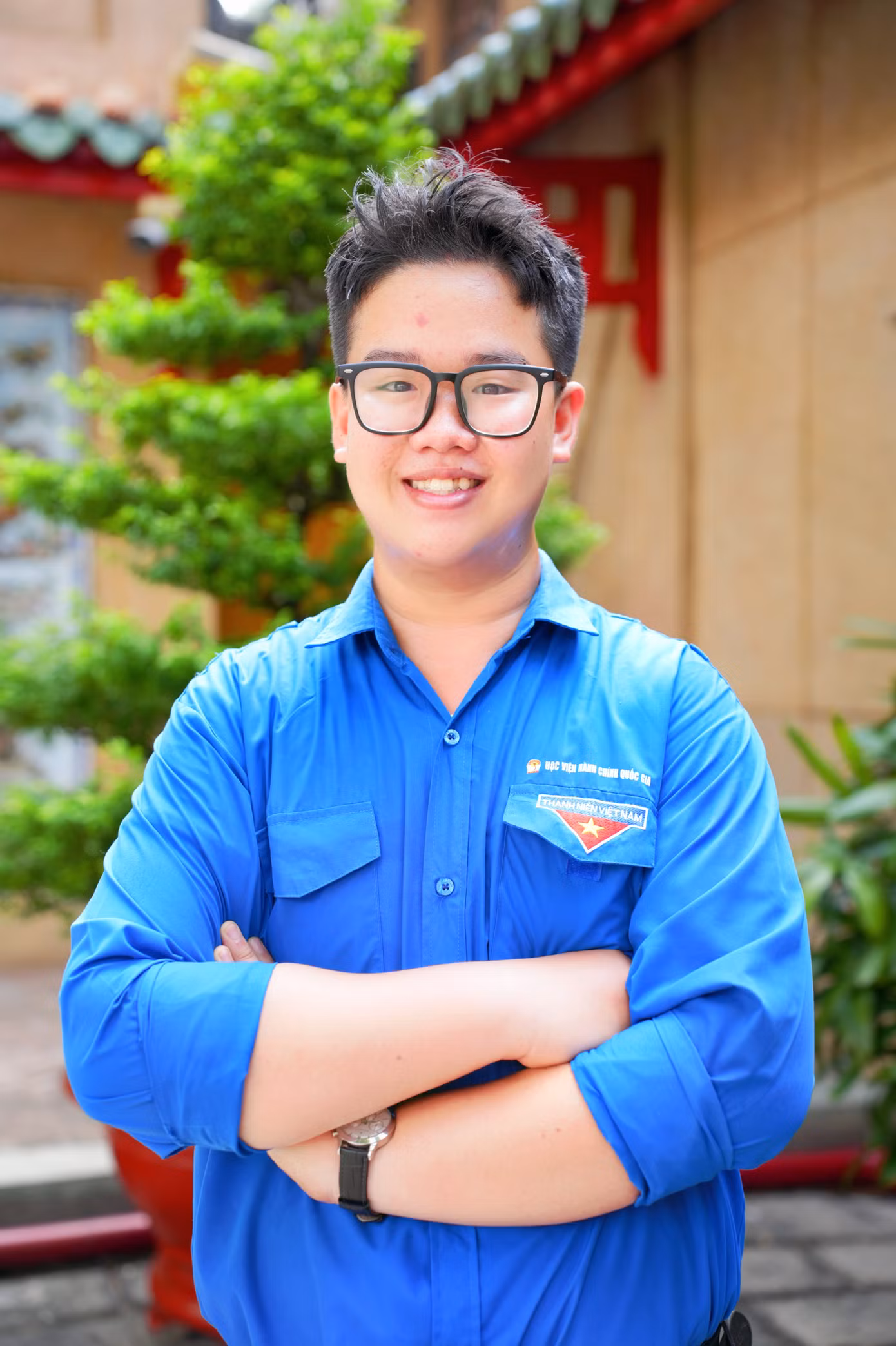 Phạm Hoàng Tấn Lộc là sinh viên năm hai chuyên ngành Thanh tra. Phạm Hoàng Tấn Lộc là sinh viên năm hai chuyên ngành Thanh tra.
