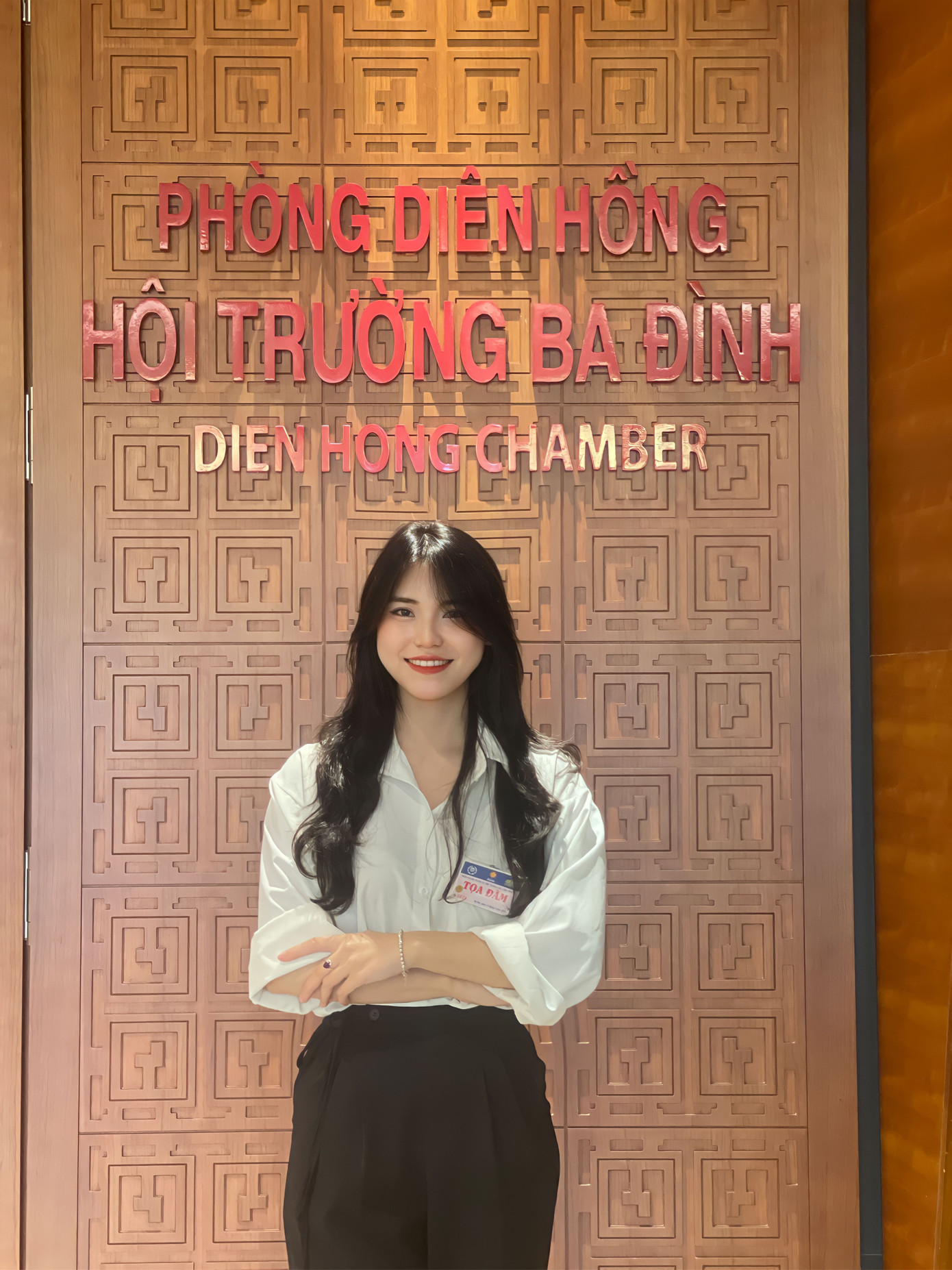 Diễm Quỳnh tham dự Hội nghị tại phòng Diên Hồng - Toà nhà Quốc hội.