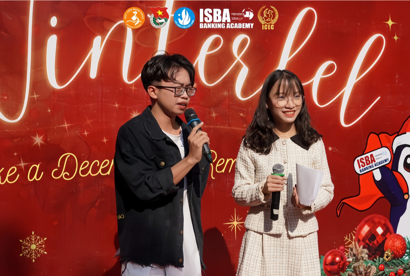 Bích Ngọc trong lần đầu tiên được dẫn dắt chương trình lớn.