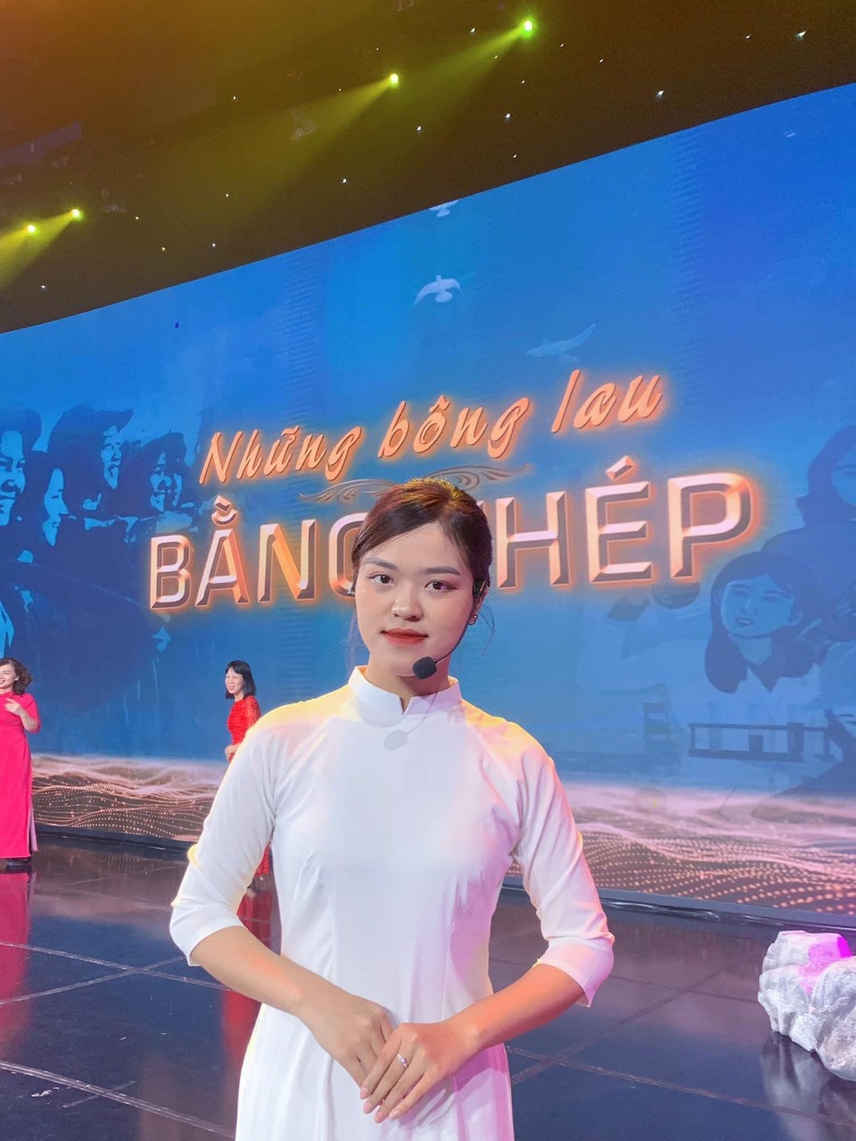 Nguyễn Thị Thùy ghi hình tại Đài Truyền hình Quân đội QPVN - Chương trình “Những bông lau bằng thép”. Nguyễn Thị Thùy ghi hình tại Đài Truyền hình Quân đội QPVN - Chương trình “Những bông lau bằng thép”.