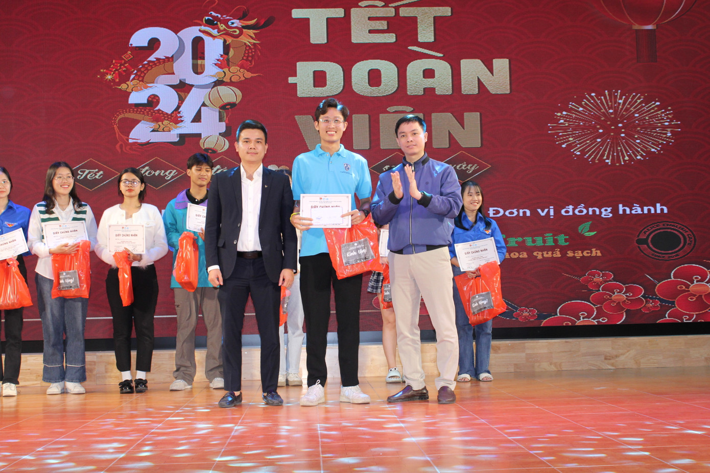 Xuân Tiến - Leader Tết Đoàn viên 2024. Xuân Tiến - Leader Tết Đoàn viên 2024.