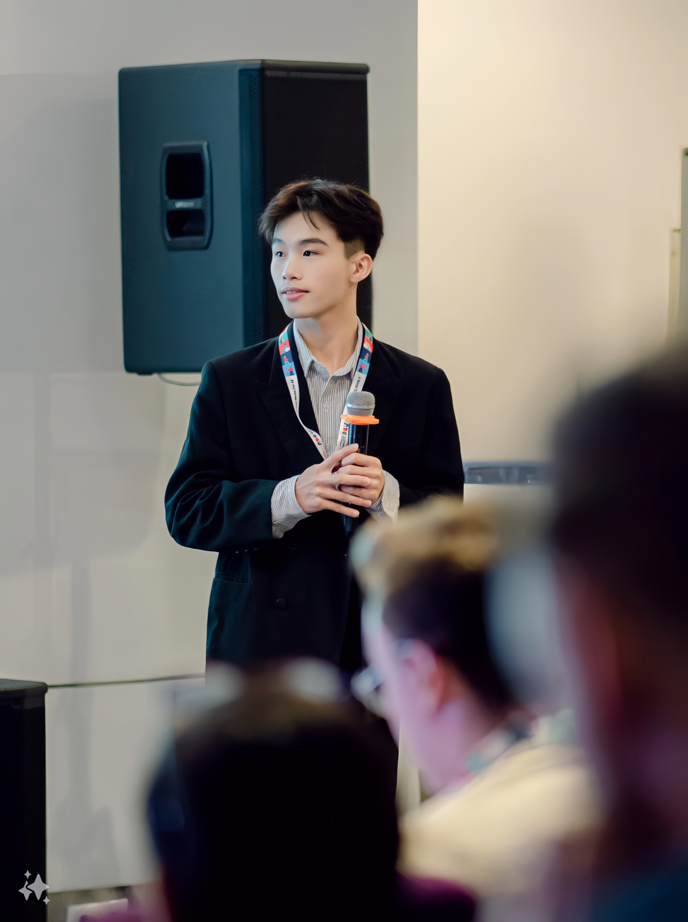 Á quân cuộc thi ADC. Á quân cuộc thi ADC.