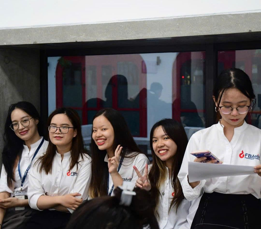 Thiên Hương tham gia tổ chức Talkshow ECC+ 2023: Năm Nhất - Sống Chất dành cho sinh viên năm nhất.