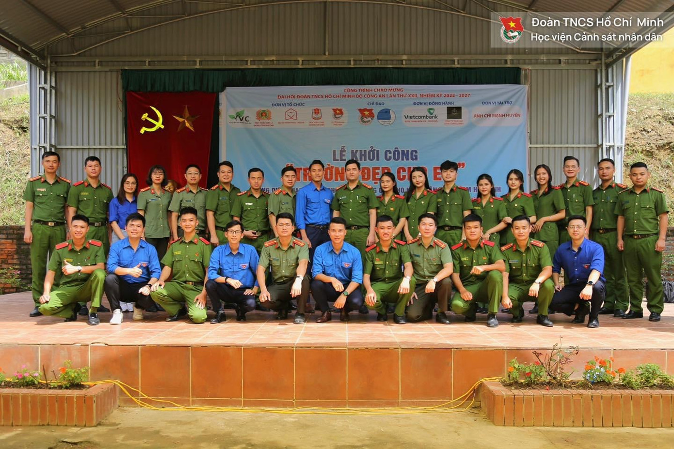 Việt Hà tham gia tích cực nhiều hoạt động tình nguyện vì cộng đồng.