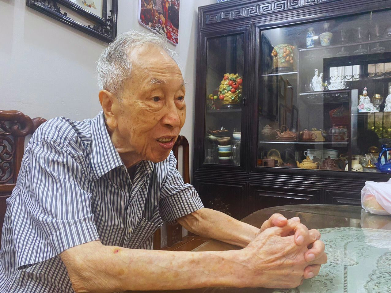 Ông Vân đã ở tuổi 96 thế nhưng những ký ức về Cách mạng tháng Tám và ngày độc lập vẫn còn mãi trong tâm trí ông.