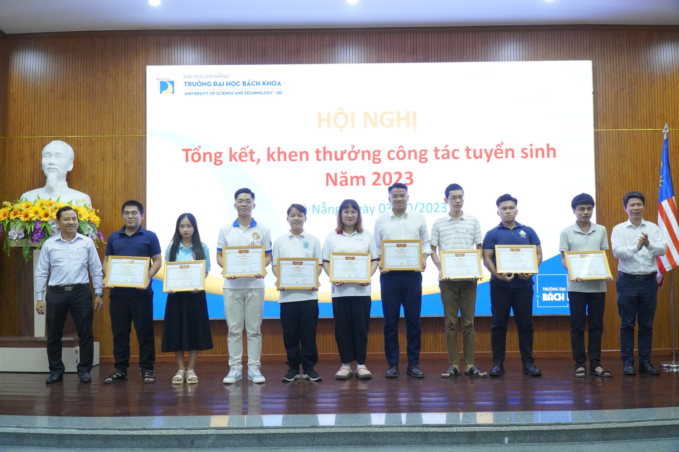 Xuân Mạnh được tặng giấy khen của Hiệu trưởng trường Đại học Bách khoa - Đại học Đà Nẵng về thành tích xuất sắc trong công tác Tuyển sinh trình độ Đại học hệ Chính quy năm 2023. Xuân Mạnh được tặng giấy khen của Hiệu trưởng trường Đại học Bách khoa - Đại học Đà Nẵng về thành tích xuất sắc trong công tác Tuyển sinh trình độ Đại học hệ Chính quy năm 2023.