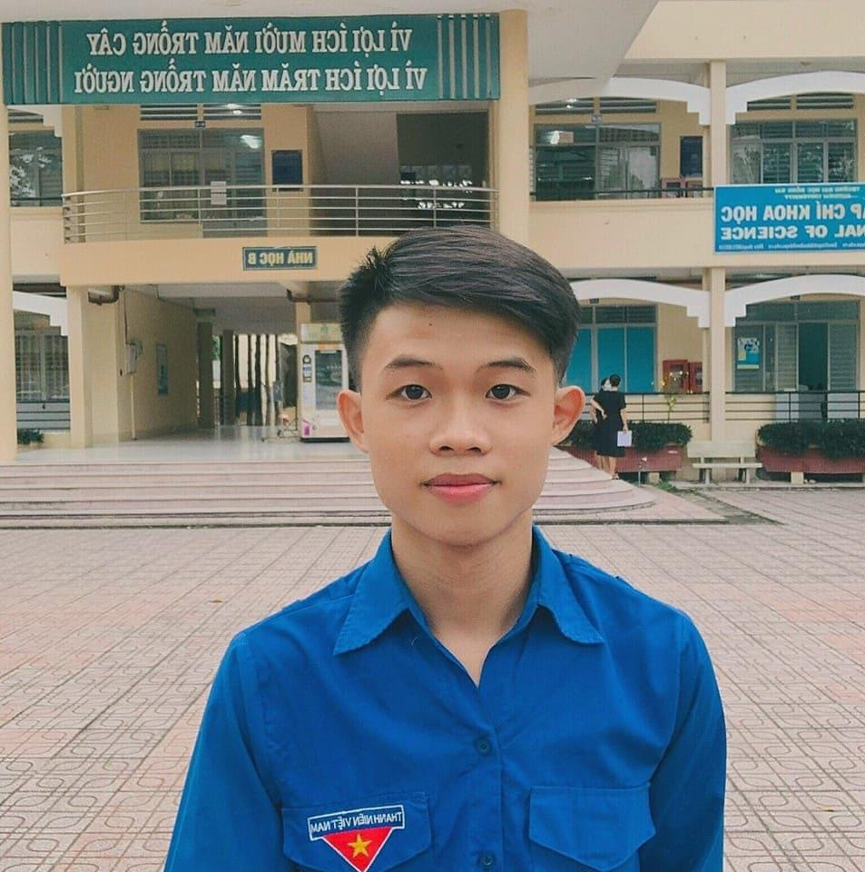 Nguyễn Bình Luân đang là Ủy viên Ban Chấp hành Liên Chi hội khoa Sư phạm Tiểu học – Mầm non. Nguyễn Bình Luân đang là Ủy viên Ban Chấp hành Liên Chi hội khoa Sư phạm Tiểu học – Mầm non.