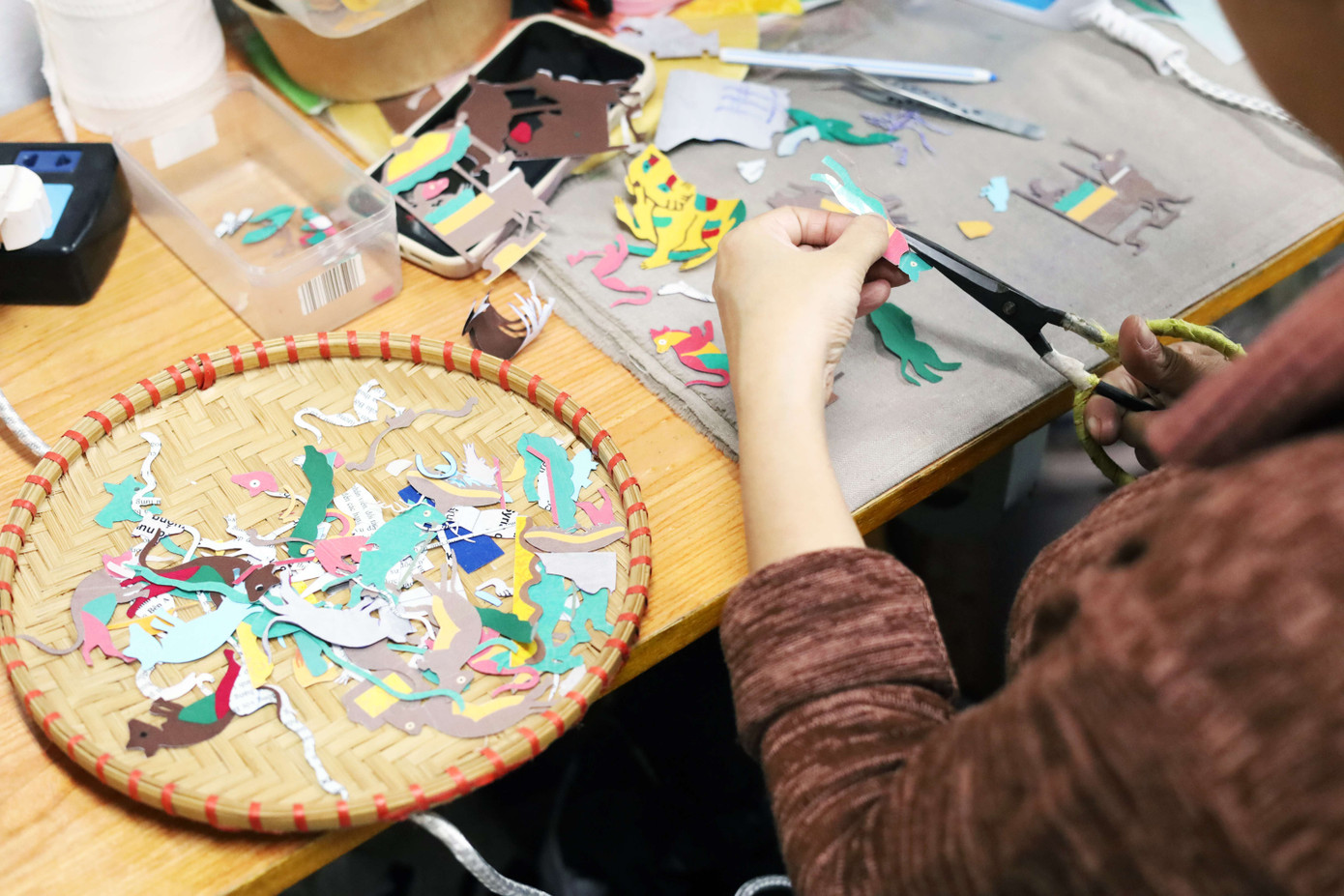 Quy trình sản xuất tỉ mỉ để tạo ra các sản phẩm đặc biệt. Quy trình sản xuất tỉ mỉ để tạo ra các sản phẩm đặc biệt.