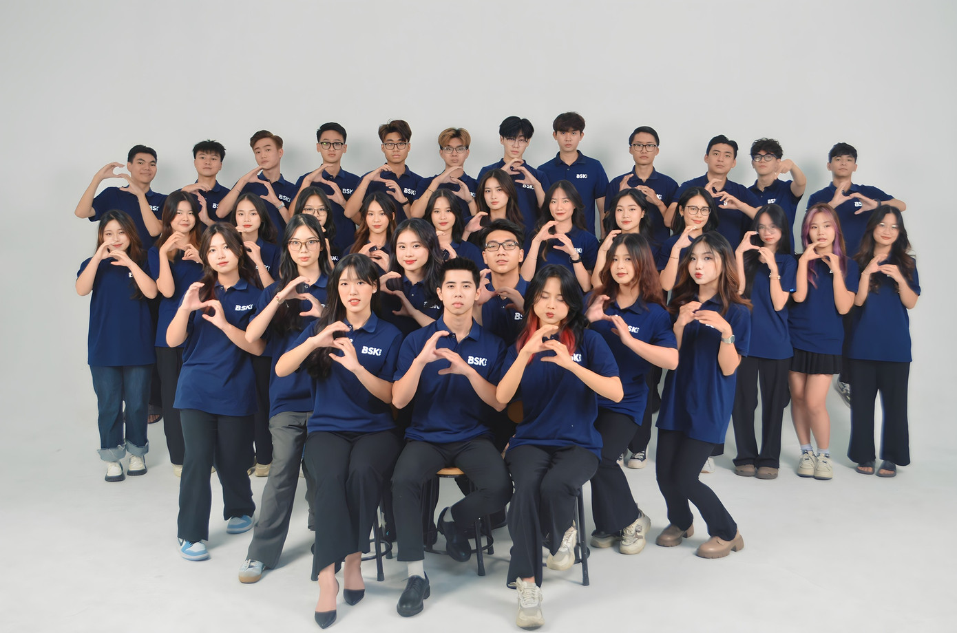 Đức Anh cùng tập thể Ban Sự kiện AEP. Đức Anh cùng tập thể Ban Sự kiện AEP.