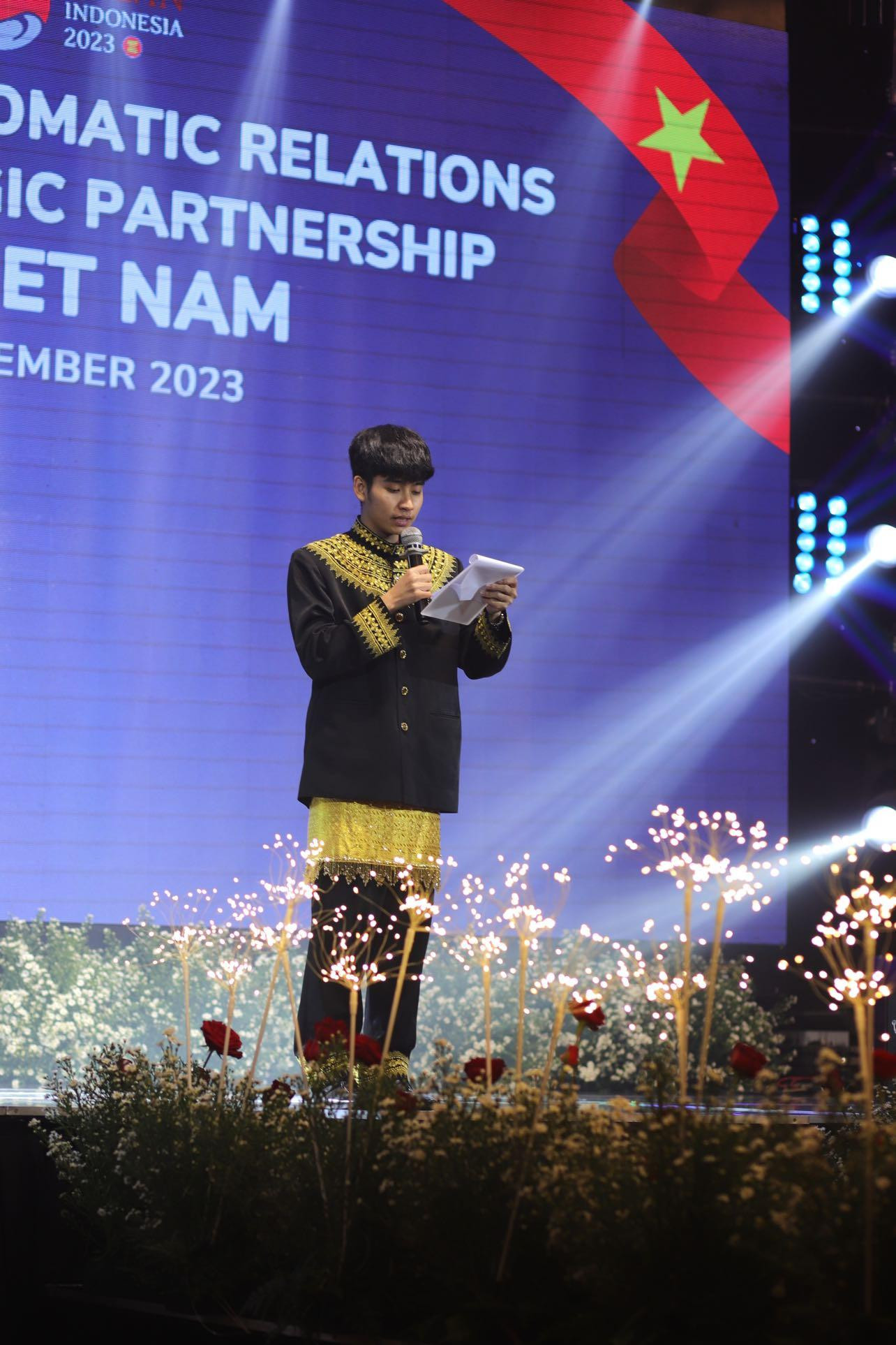 Dẫn chương trình tại Lễ kỷ niệm 68 thiết lập Quan hệ Ngoại giao Việt Nam - Indonesia và 10 năm đối tác chiến lược giữa hai nước. Dẫn chương trình tại Lễ kỷ niệm 68 thiết lập Quan hệ Ngoại giao Việt Nam - Indonesia và 10 năm đối tác chiến lược giữa hai nước.