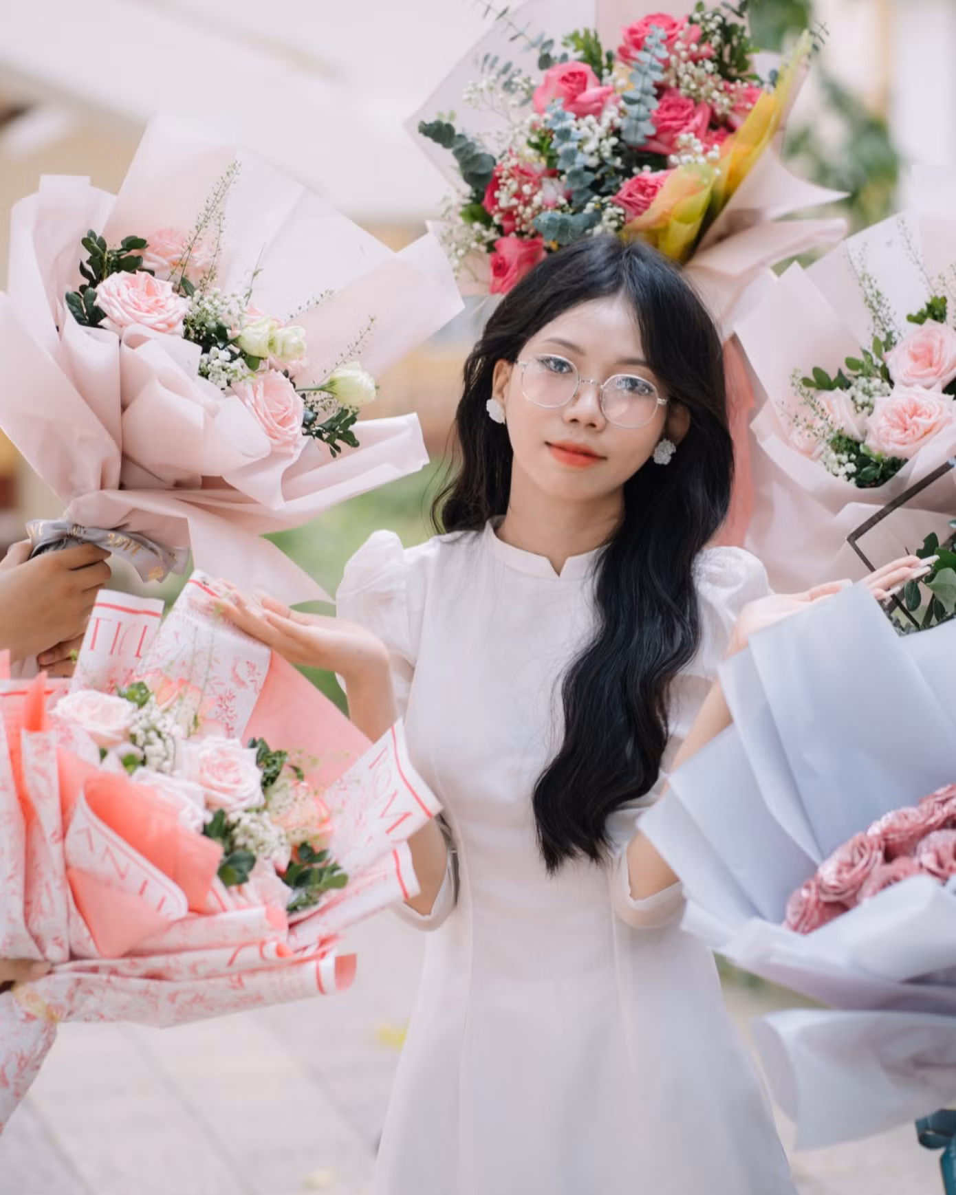 Diệu có niềm đam mê mãnh liệt với bục giảng và những con chữ. Diệu có niềm đam mê mãnh liệt với bục giảng và những con chữ.