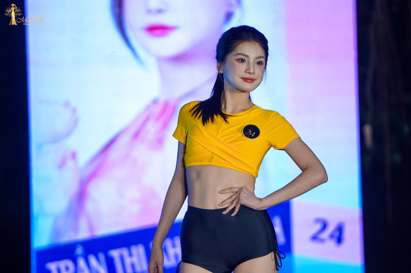 Khánh Linh năng động, khỏe khoắn trong phần thi mở màn. Khánh Linh năng động, khỏe khoắn trong phần thi mở màn.