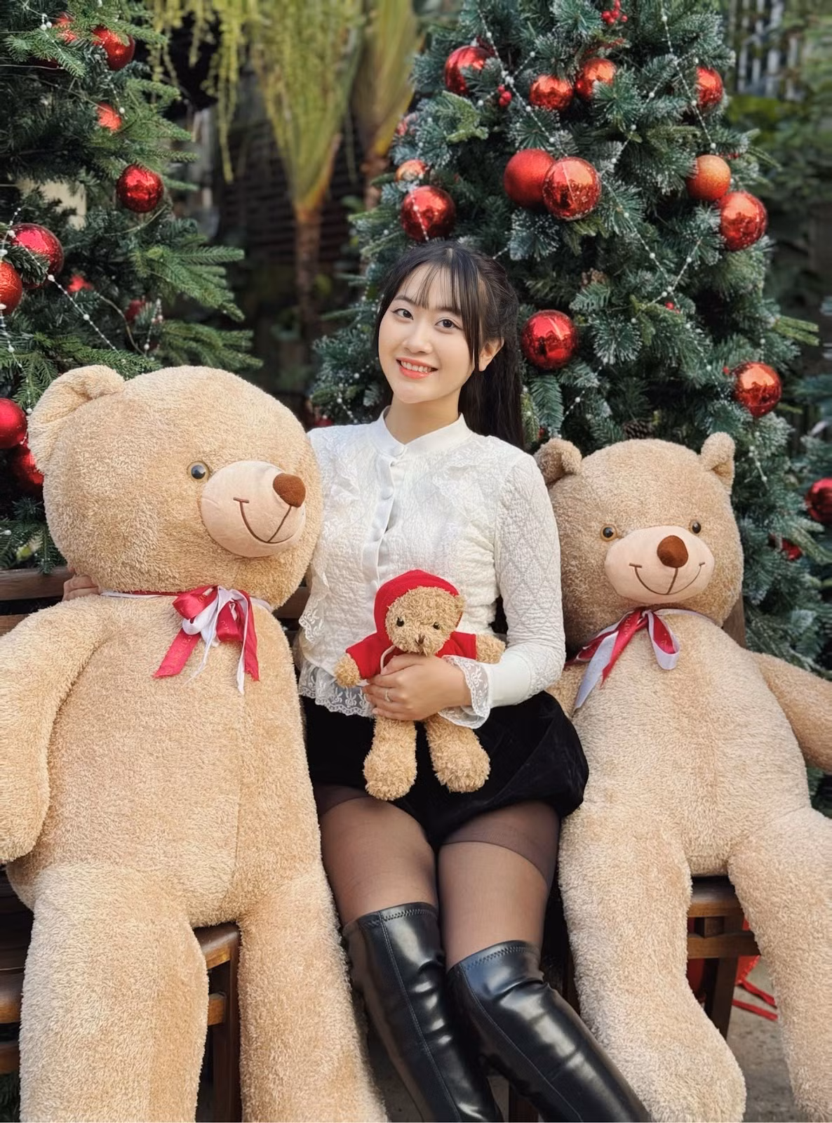 Minh Phương tỏa sáng trong bộ ảnh giáng sinh.